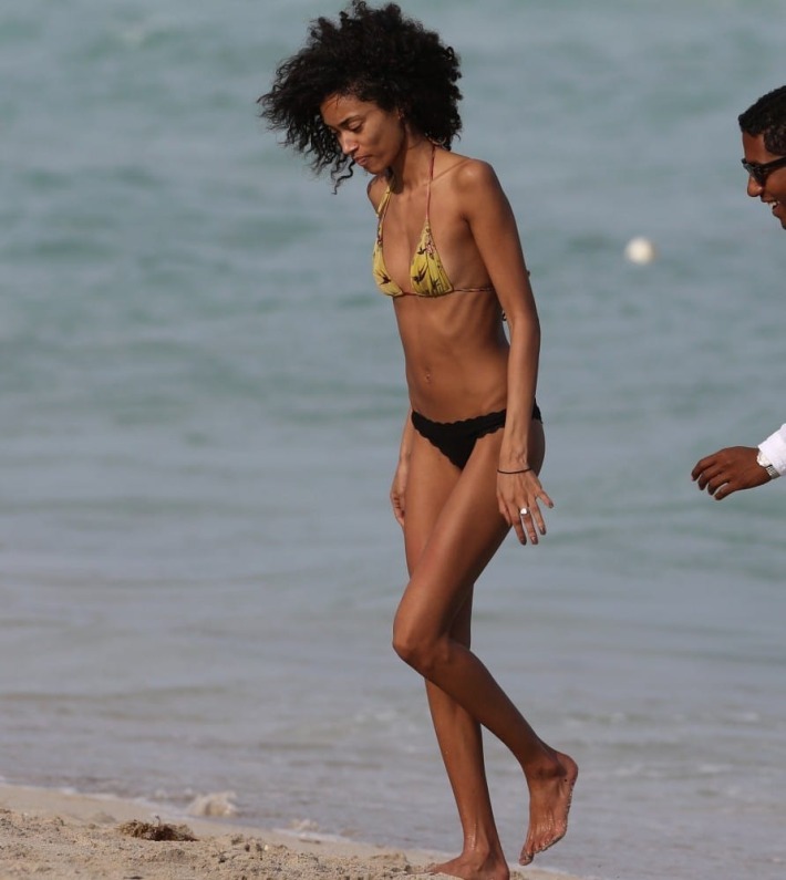 Anais Mali seins nus