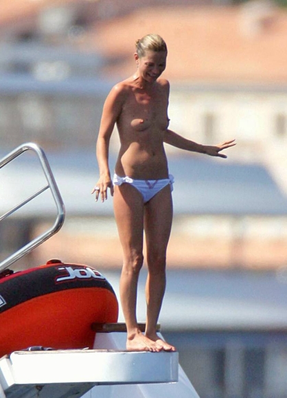 Kate Moss pas de sous-vêtements 24